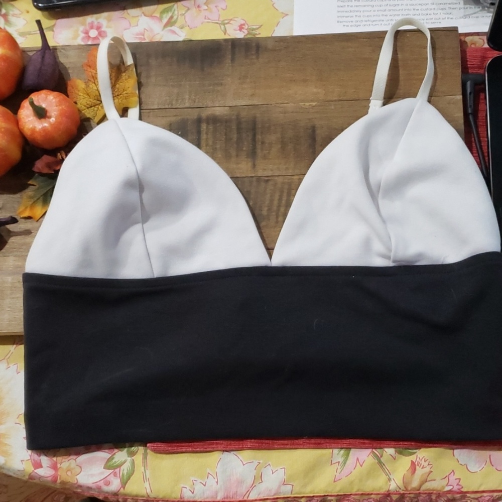 3 for 25 EUC Victoria's Secret Crop Top